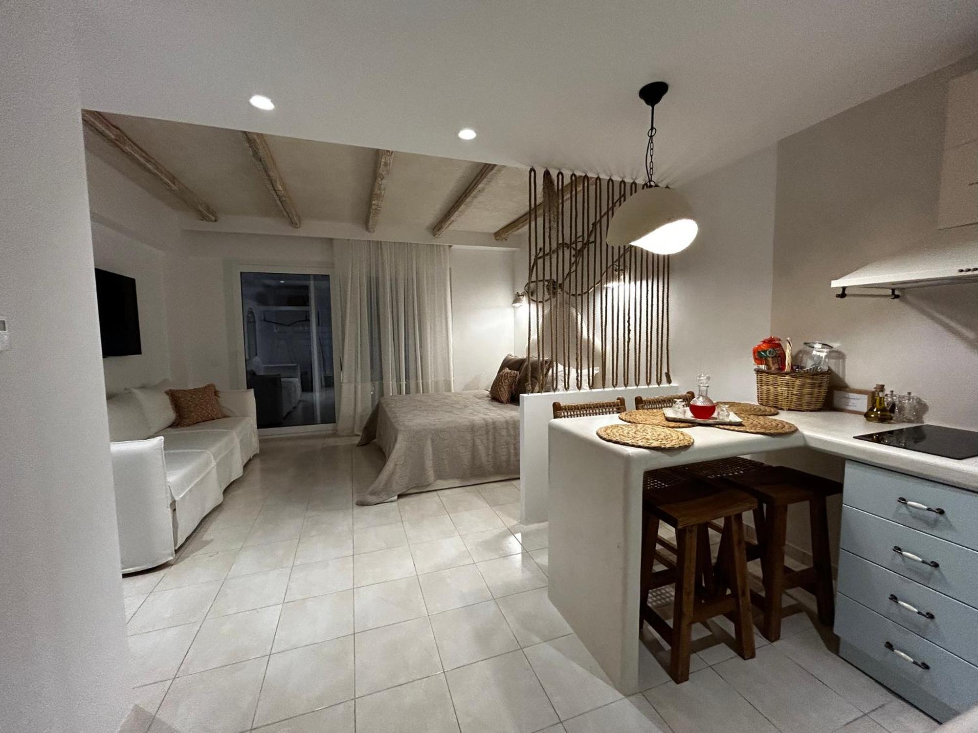 Calliopes By The Sea Boutique Suites Παραλία Διονυσίου Εξωτερικό φωτογραφία